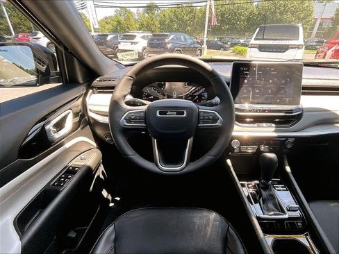 Used 2023 Jeep Compass Limited AWD/4WD image 17