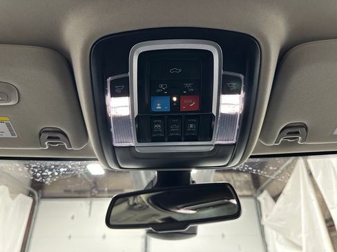 Used 2024 RAM 3500 Laramie image 37