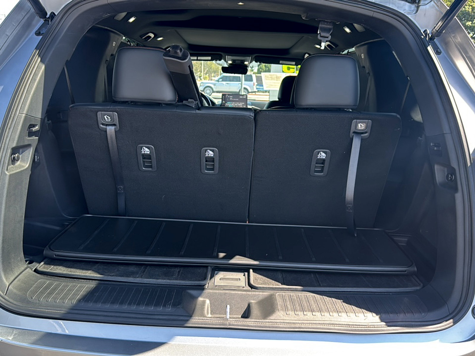 Used 2025 Honda Pilot TrailSport image 8