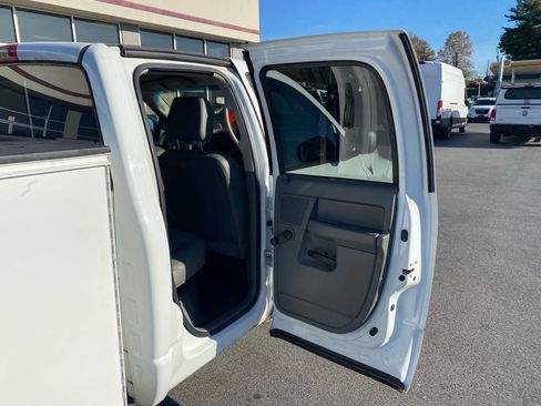 Used 2009 Dodge Ram 2500 Truck ST image 24