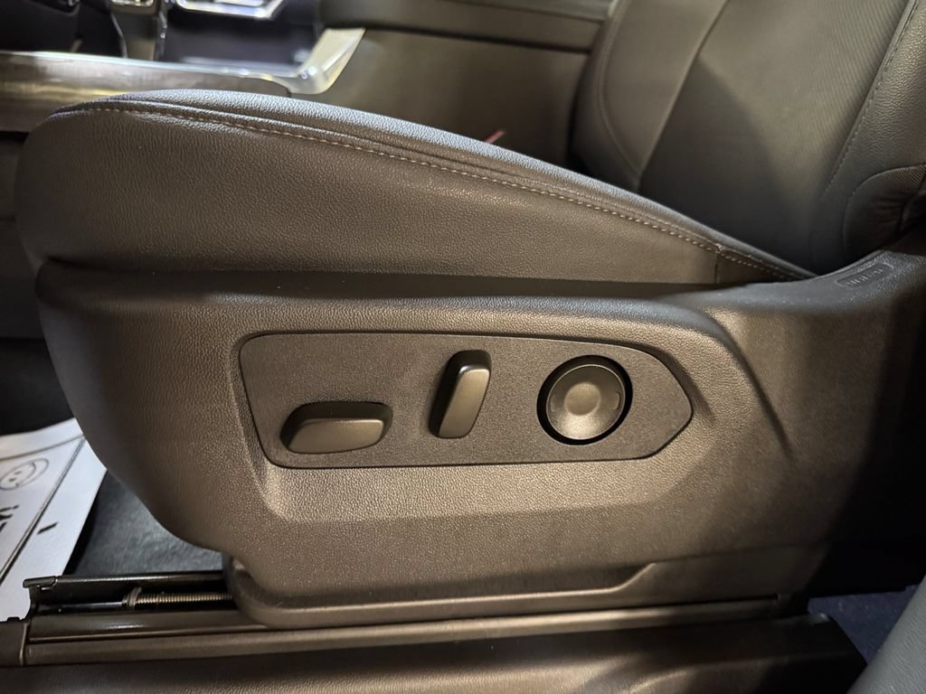 Used 2026 Chevrolet Silverado 1500 LTZ AWD/4WD image 13