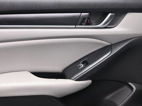 Used 2020 Honda Accord LX image 15