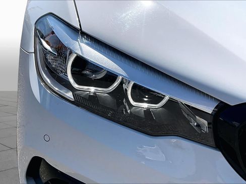 Used 2018 BMW 530i w/ Premium Package RWD image 27