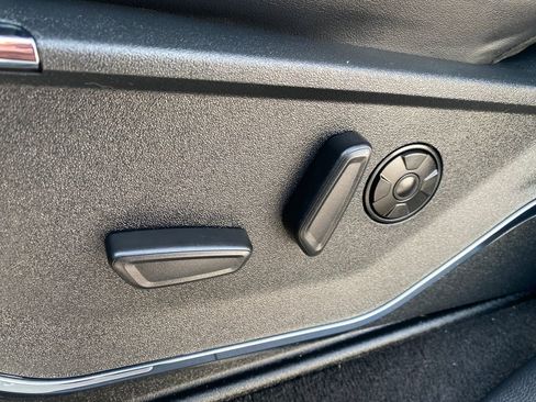 Used 2025 Ford F250 Platinum image 15