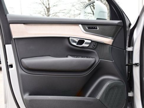 Certified 2025 Volvo XC90 B6 Plus image 10