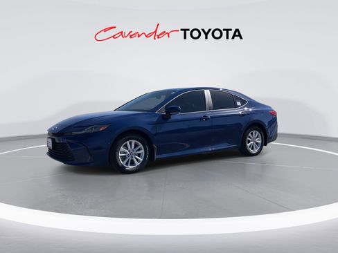 Used 2026 Toyota Camry LE w/ Convenience Package image 4