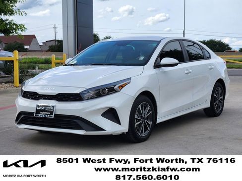 Certified 2024 Kia Forte LXS FWD image 3