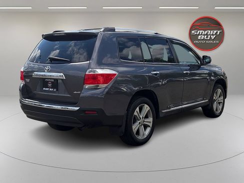 Used 2012 Toyota Highlander Limited w/ Tow Pkg AWD/4WD image 5