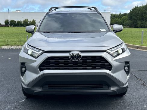 Used 2022 Toyota RAV4 XLE Premium AWD/4WD image 3