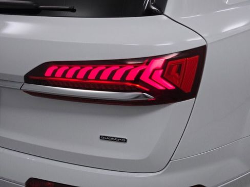 Used 2024 Audi Q7 3.0T Premium Plus image 13