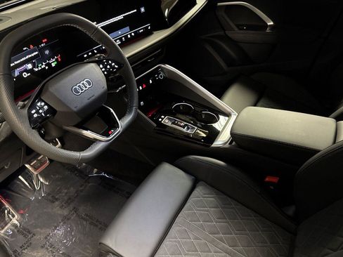 New 2025 Audi SQ5 Premium Plus image 9