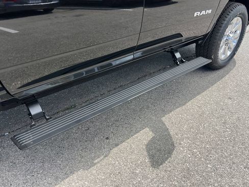 New 2026 RAM 2500 Laramie AWD/4WD image 16