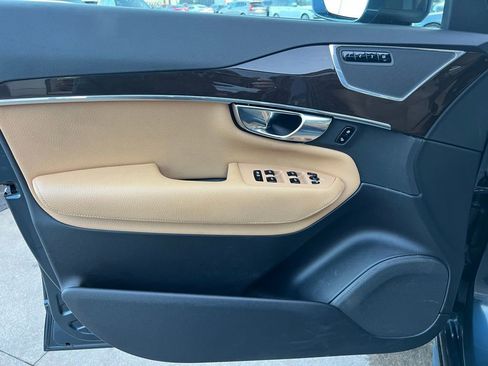 Used 2018 Volvo XC90 T5 Momentum w/ Convenience Package image 39