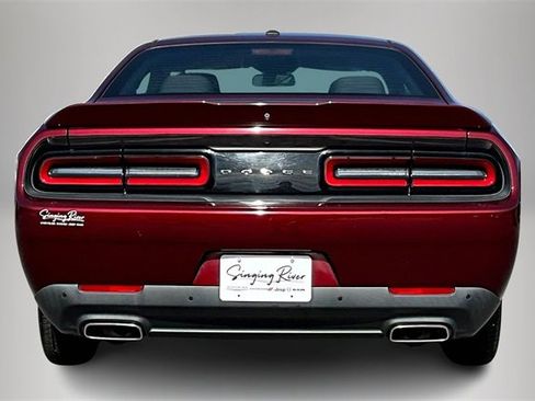 Used 2019 Dodge Challenger SXT w/ Driver Convenience Group image 6