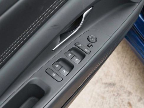 Used 2024 Hyundai Elantra SEL w/ Convenience Package image 20