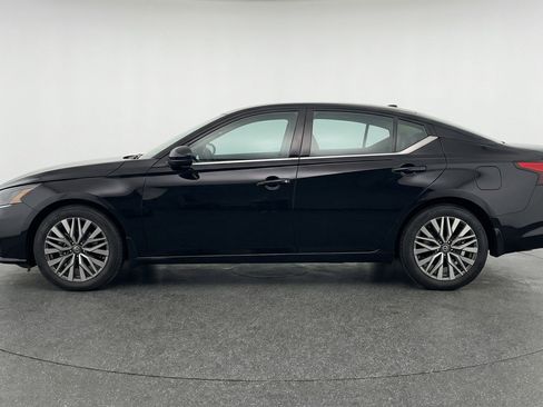 Used 2025 Nissan Altima 2.5 SV image 5