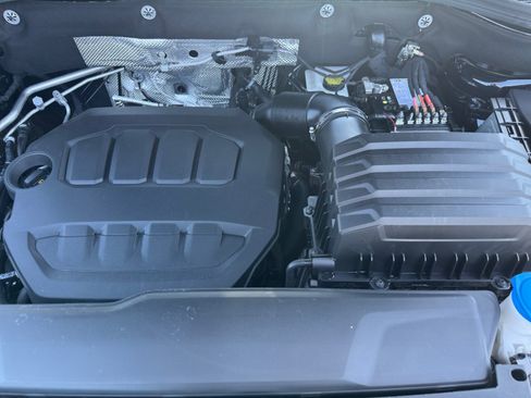 Used 2025 Volkswagen Atlas Peak Edition SE AWD/4WD image 19