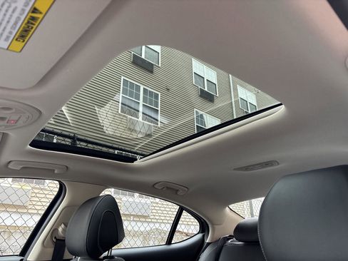 Used 2026 Genesis G70 2.5T Prestige image 26