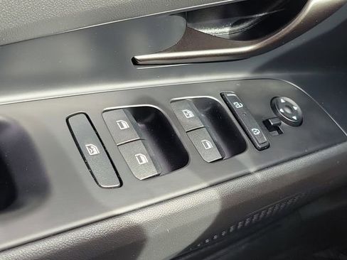 Certified 2025 Hyundai Elantra SEL image 15