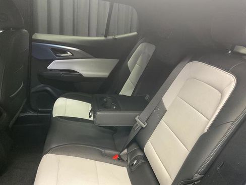 Used 2024 Chevrolet Equinox EV LT image 8