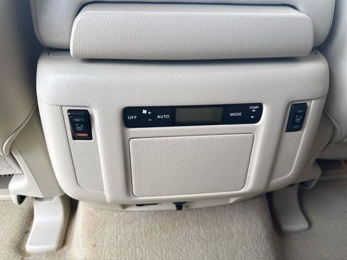 Used 2011 INFINITI QX56 4WD w/ Deluxe Touring Pkg image 15