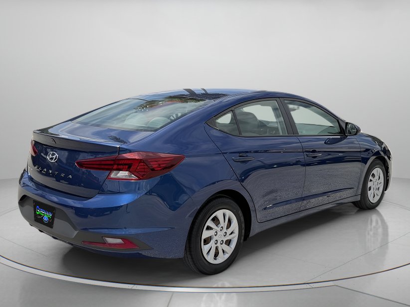 Used 2020 Hyundai Elantra SE FWD image 3