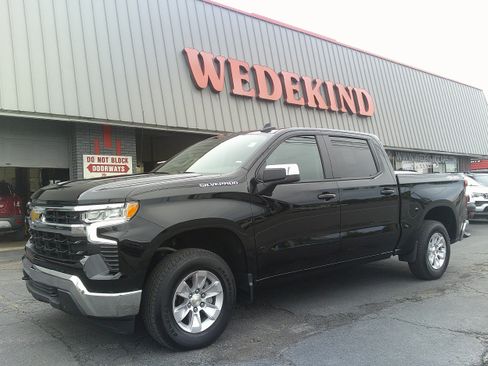 Used 2026 Chevrolet Silverado 1500 LT AWD/4WD image 2