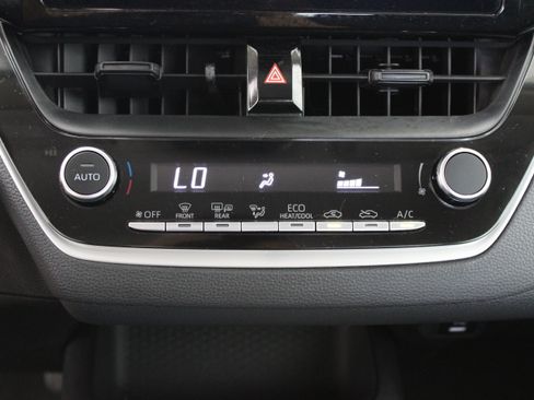 Used 2026 Toyota Corolla LE FWD image 17
