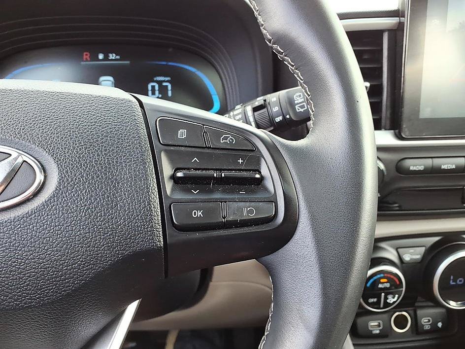 Used 2026 Hyundai Venue SEL FWD image 30