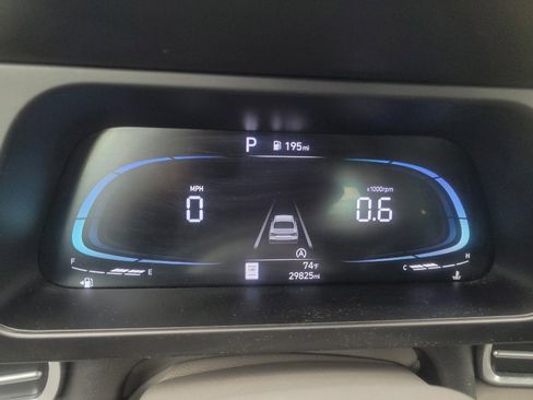 Used 2024 Hyundai Elantra SE FWD image 23