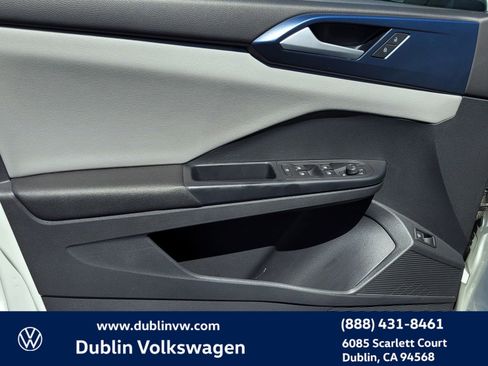 Certified 2023 Volkswagen Taos SE image 10