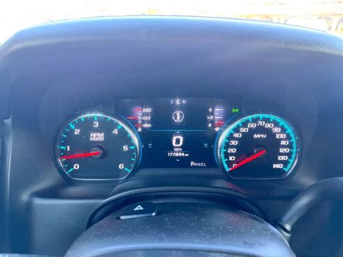 Used 2018 GMC Yukon Denali image 10