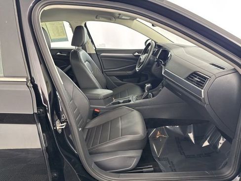 Used 2024 Volkswagen Jetta SE image 25