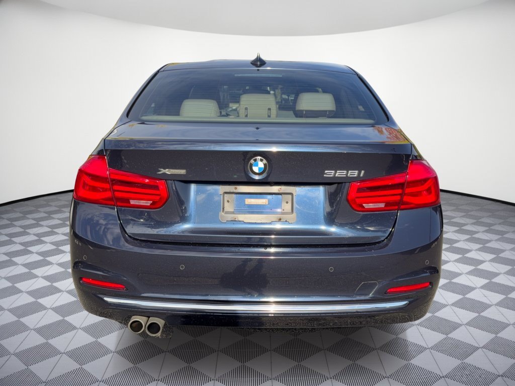 Used 2016 BMW 328i xDrive Sedan AWD/4WD image 11