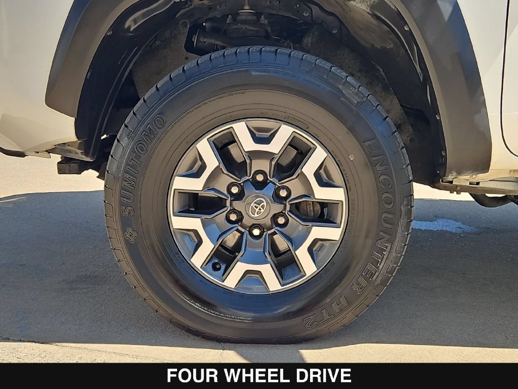 Used 2021 Toyota Tacoma TRD Off-Road w/ Technology Package AWD/4WD image 34