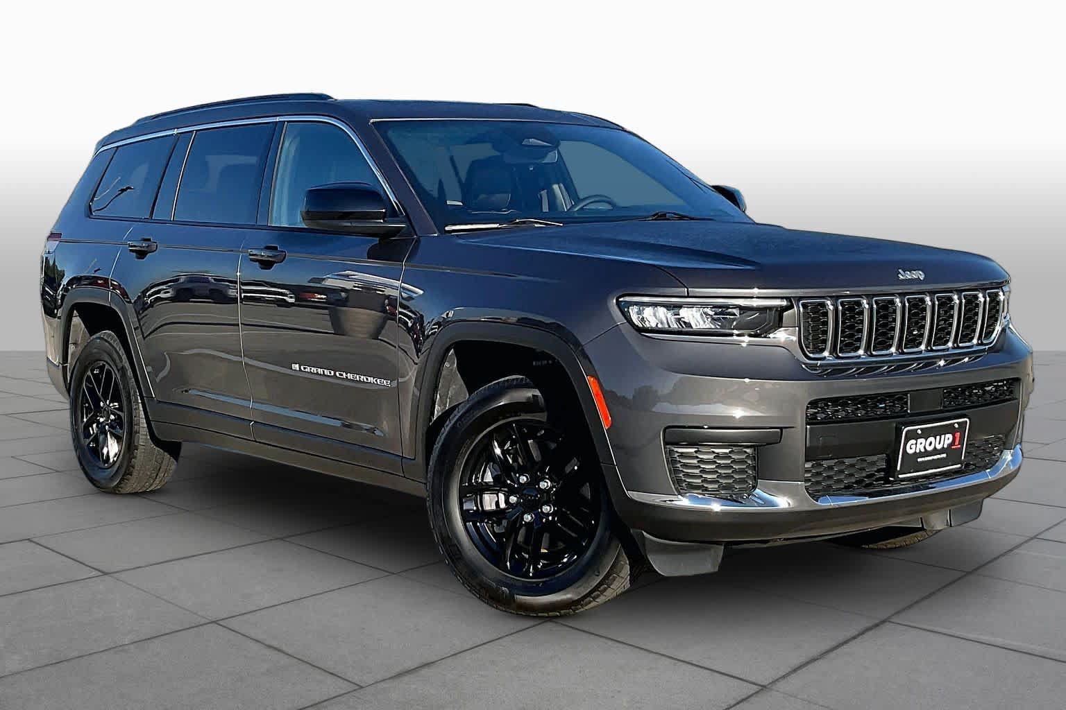 Used 2024 Jeep Grand Cherokee L Laredo RWD image 3