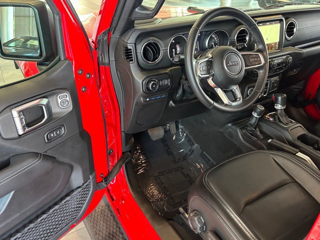 Used 2022 Jeep Wrangler Unlimited Sahara AWD/4WD image 17