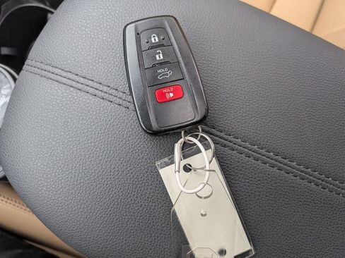 Used 2025 Toyota RAV4 XLE Premium AWD/4WD image 33