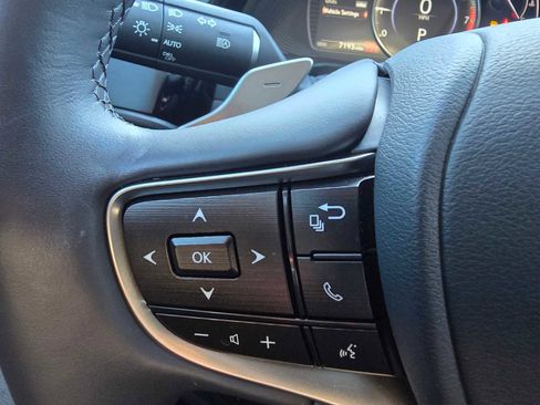 Used 2025 Lexus ES 350 w/ Premium Package image 32