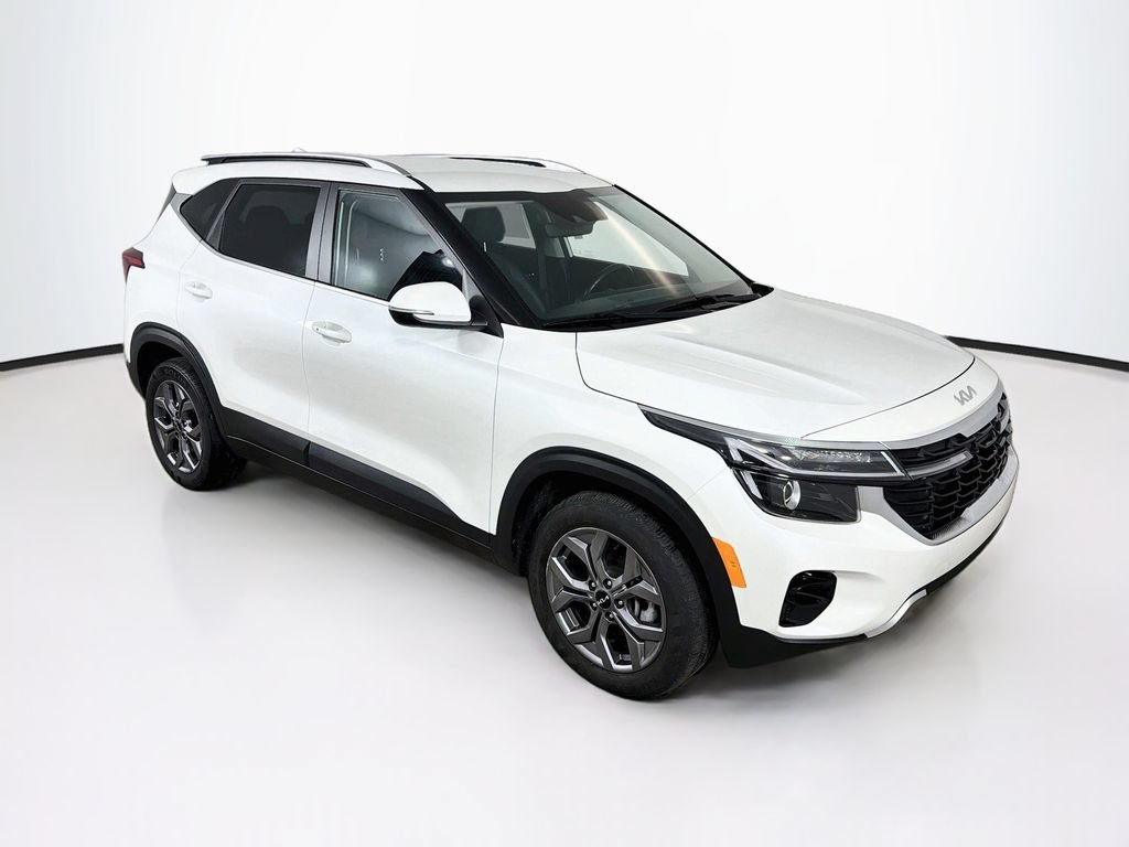 Used 2024 Kia Seltos S AWD/4WD image 3