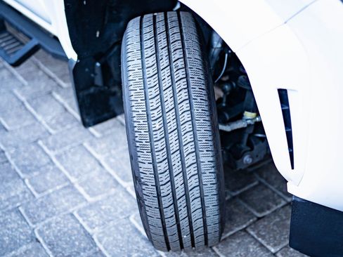 Used 2025 Toyota Tacoma SR5 image 43