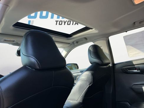 Used 2022 Toyota Highlander XLE image 19