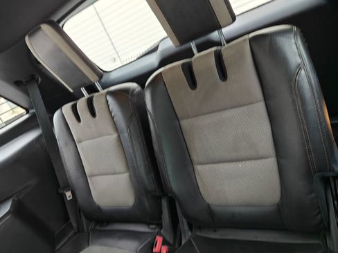 Used 2017 Ford Explorer XLT w/ Equipment Group 202A image 15