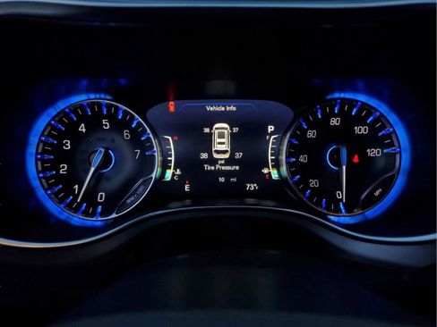 New 2026 Chrysler Pacifica Limited w/ Uconnect Theater Family Group image 24