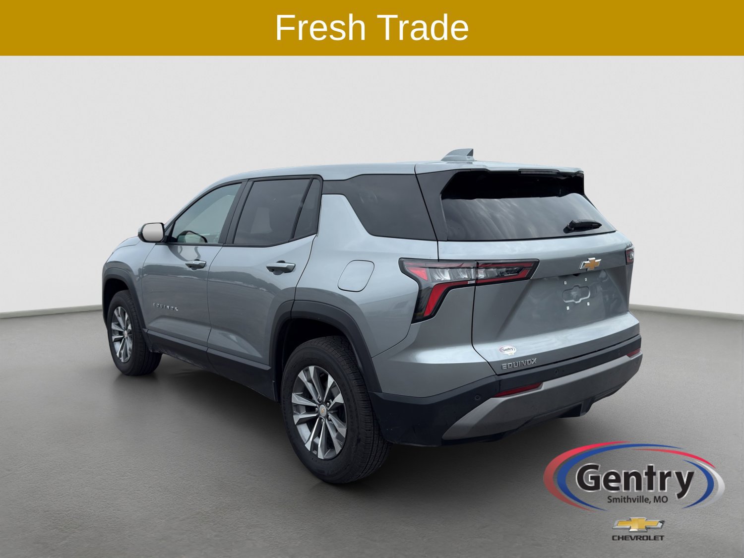 Used 2026 Chevrolet Equinox LT w/ Convenience Package II FWD image 4