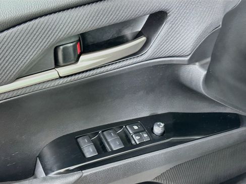 Used 2025 Toyota Camry SE FWD image 15
