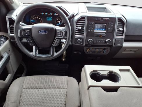 Used 2016 Ford F150 XLT image 8