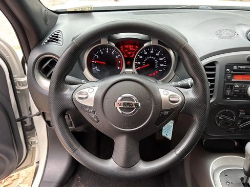 Used 2014 Nissan Juke S image 11
