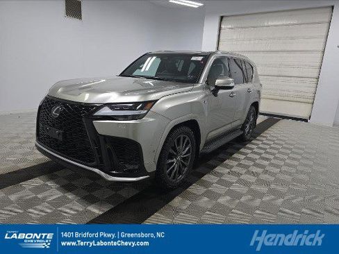 Used 2025 Lexus LX 700h F Sport image 1