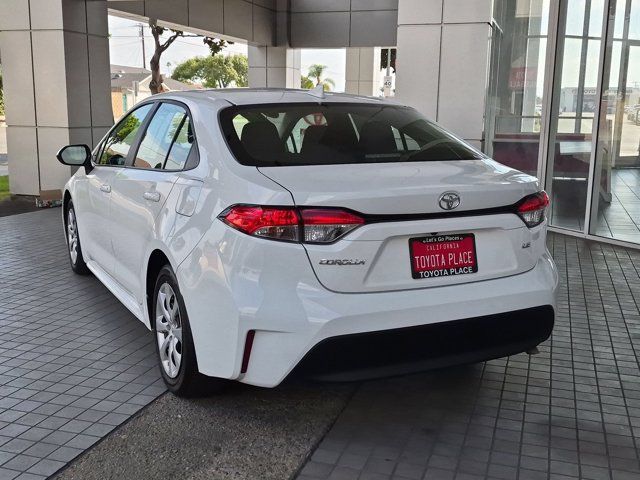 Used 2025 Toyota Corolla LE FWD image 11